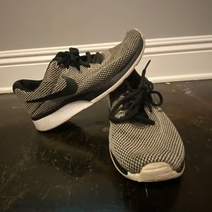 Womens black and white speckled Nike sneakers size 8